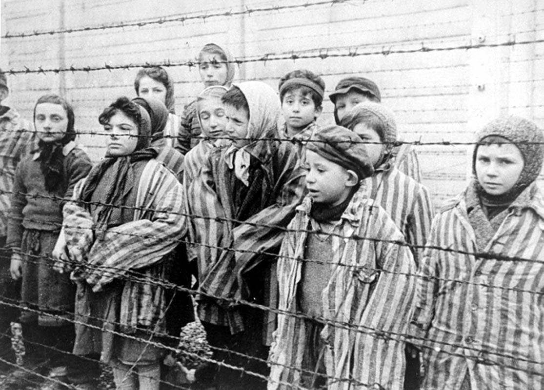 El antisemitismo llegó a su culminación con el Holocausto / Wikipedia