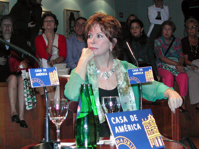 Isabel Allende en Casa de América en 2002 