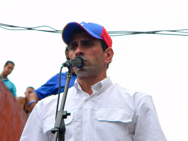 El gobernador de Miranda, Henrique Capriles, llamó a llenar las calles este 19 de abril / Flickr: Walter Prado