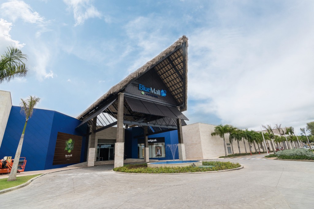 El Blue Mall de Punta Cana es el centro comercial más grande del Caribe / Foto: Grupo Velutini
