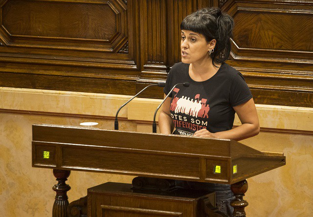 Anna Gabriel milita en una de las 'familias' más radicales de la ultraizquierdista CUP / Foto: Parlamento de Cataluña.
