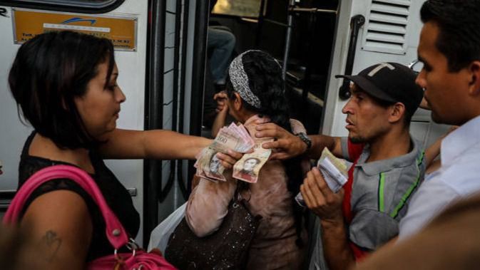 La hiperinflación es la principal debilidad de Maduro / Foto: EFE