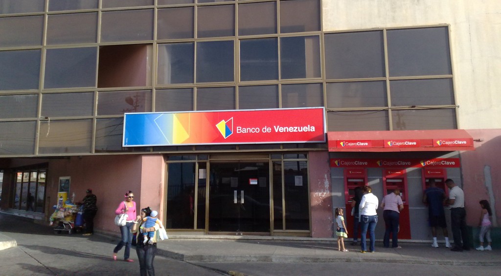 En 2007 Chávez expropió el Banco de Venezuela, filial del español Santander / Foto: WC