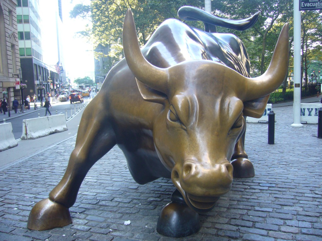 Apple arrodilló al toro de Wall Street / Foto: Wikipedia
