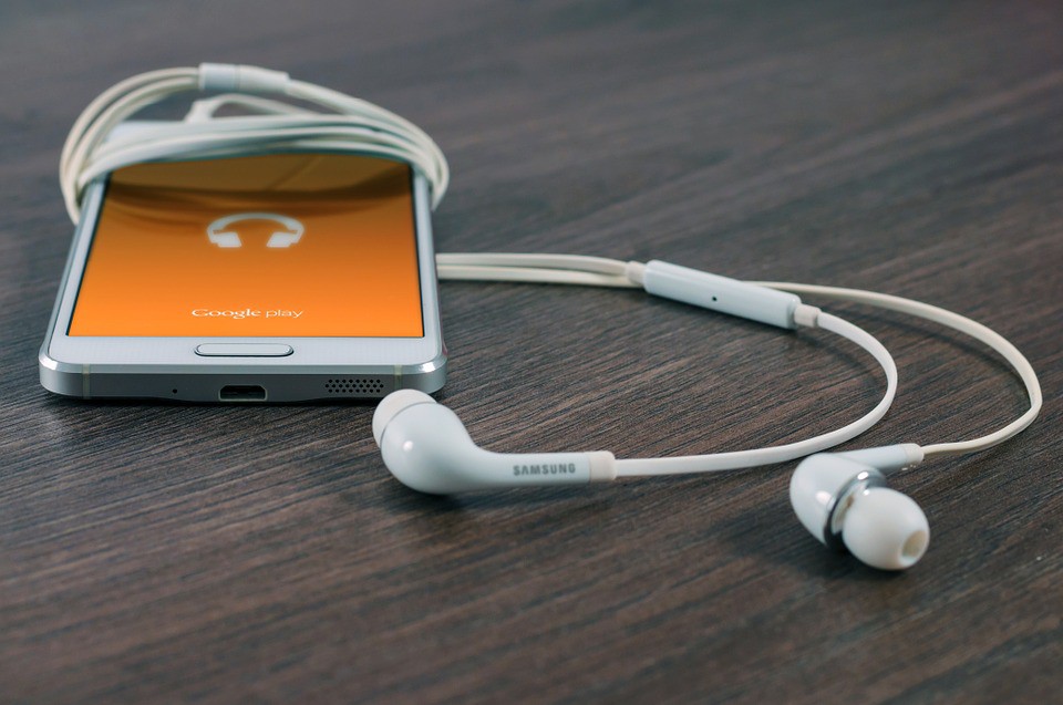 Los móviles inteligentes han creado un nuevo entorno para el consumo musical / Foto: Pixabay