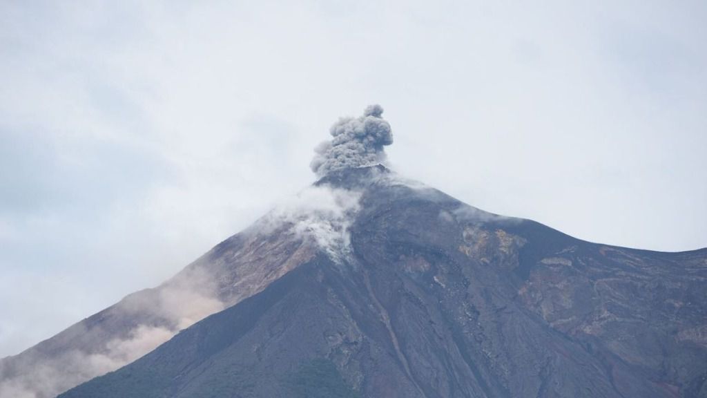 El Volcán de Fuego provocó más de un centenar de muertos y más de doscientos desaparecidos / Twitter: @ConradGuatemala