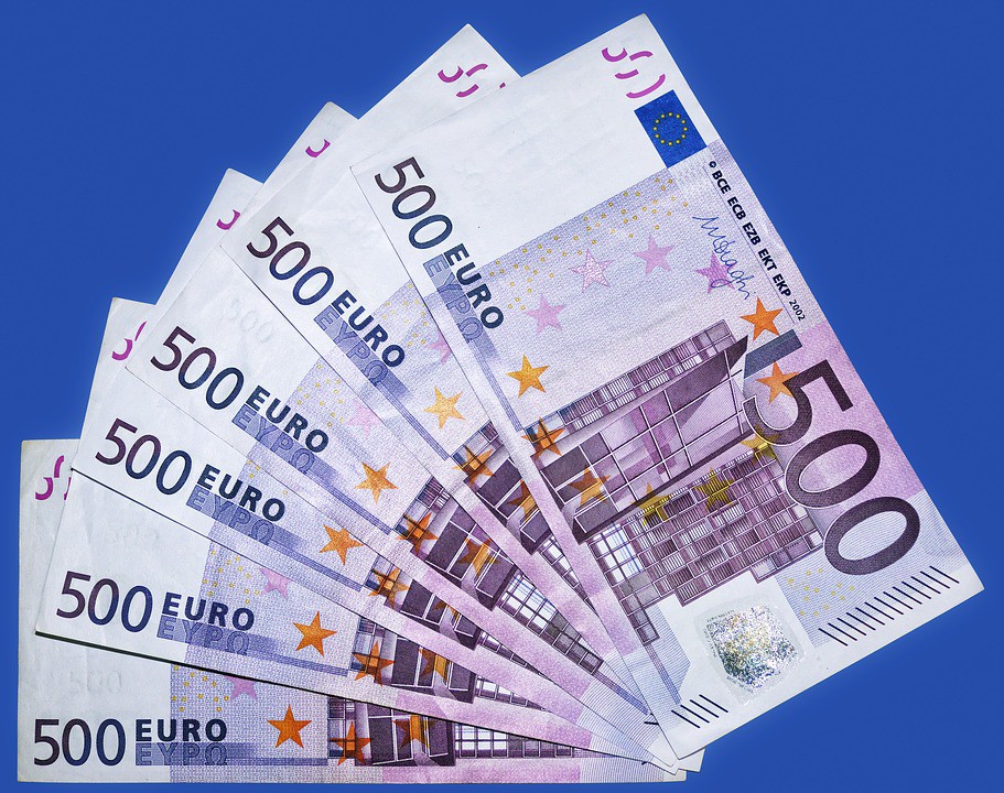 Maduro pasa de dólares a euros para evitar las sanciones de Estados Unidos / Foto: Pixabay