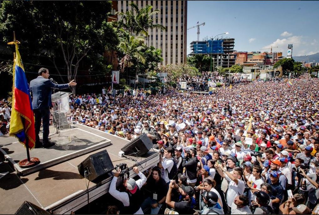 Juan Guaidó convoca multitudes en respaldo de un gobierno de transición / Foto: @juanguaido