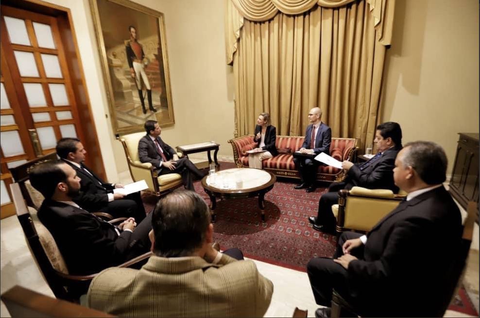 Guaidó recibió en su despacho a los representantes de la UE / Foto: @juanguaido