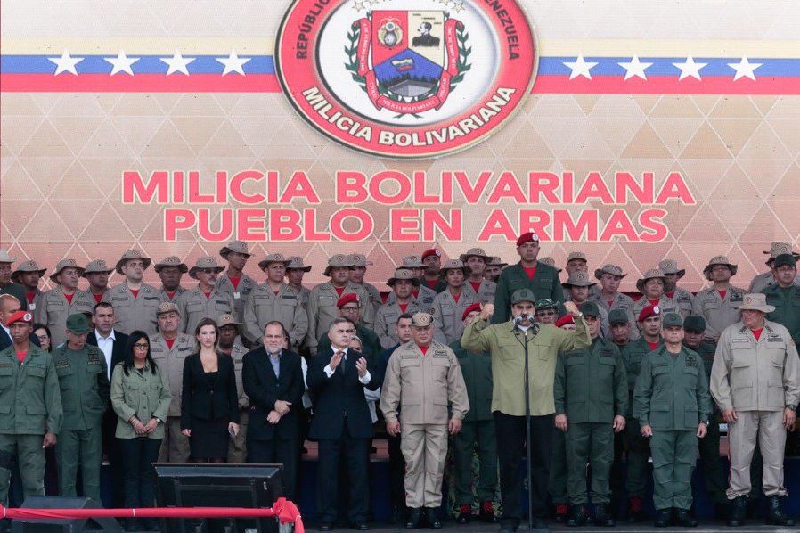Maduro ha reforzado a milicias alternas a la Fuerza Armada / Foto: @NicolasMaduro
