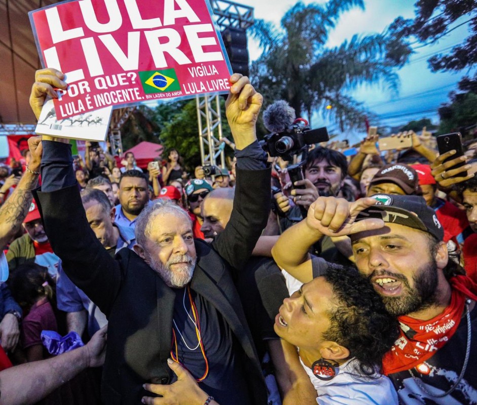 Lula se defiende alegando que lo persiguen por razones políticas / Foto: @LulaOficial
