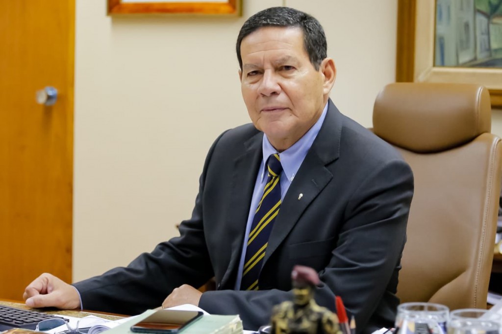 La contracara de Bolsonaro es el vicepresidente Hamilton Mourão / Foto: @GeneralMourao