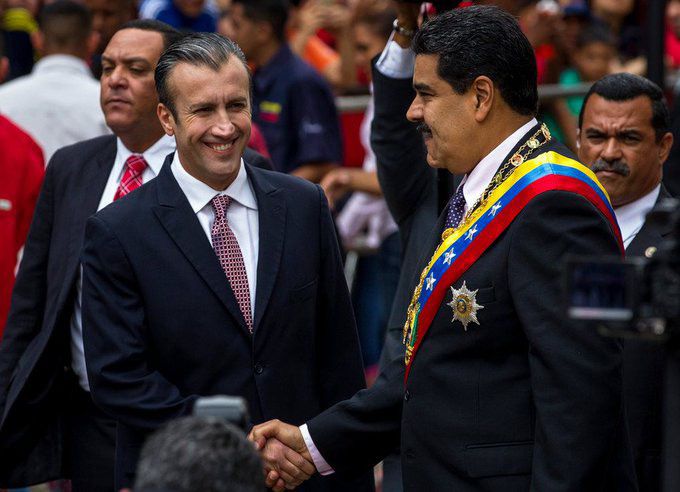 Tareck El Aissami convence a Maduro de olvidar el socialismo y hacer negocios / Foto: PrensaVE