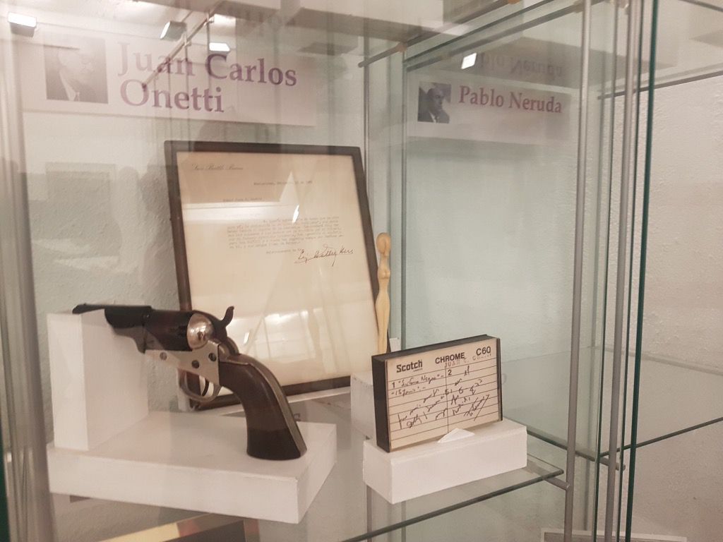 En el Museo del Escritor hay una pistola que perteneció a Juan Carlos Onetti / Foto: MR