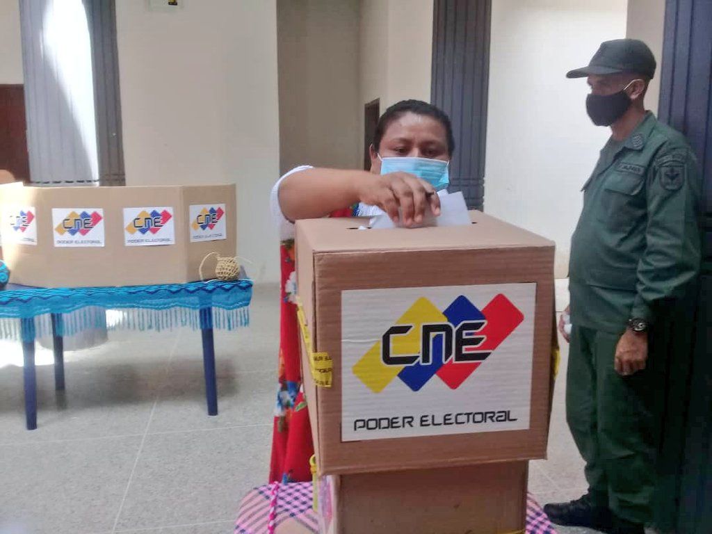 El 6 de diciembre se hizo evidente la erosión del voto chavista / Foto: CNE