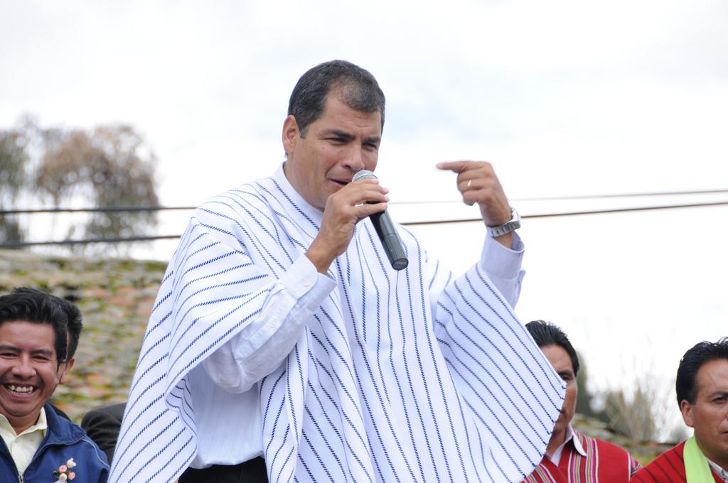 Rafael Correa está completamente metido en su propia leyenda. / Flickr: Ministerio de Coordinación de la Producción de Ecuador.