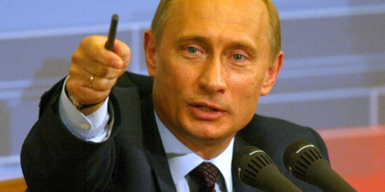 Vladimir Putin parece dispuesto a prestar ayuda financiera a PDVSA, pero nada es gratis /  Wikimedia Commons