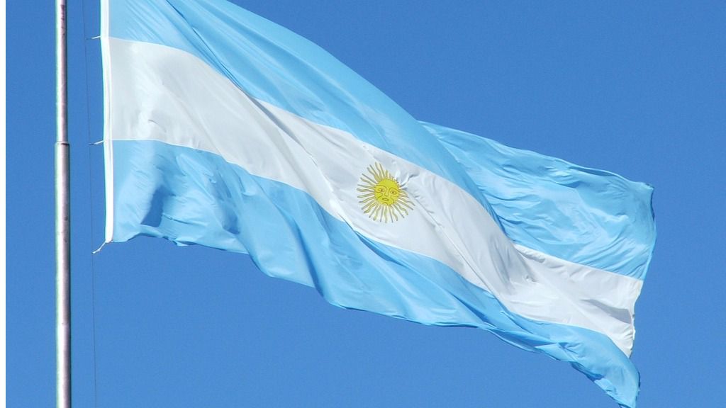 Hasta 1938 no existió fecha oficial para conmemorar a la insignia patria argentina / Flickr: Sebastián Blasetti