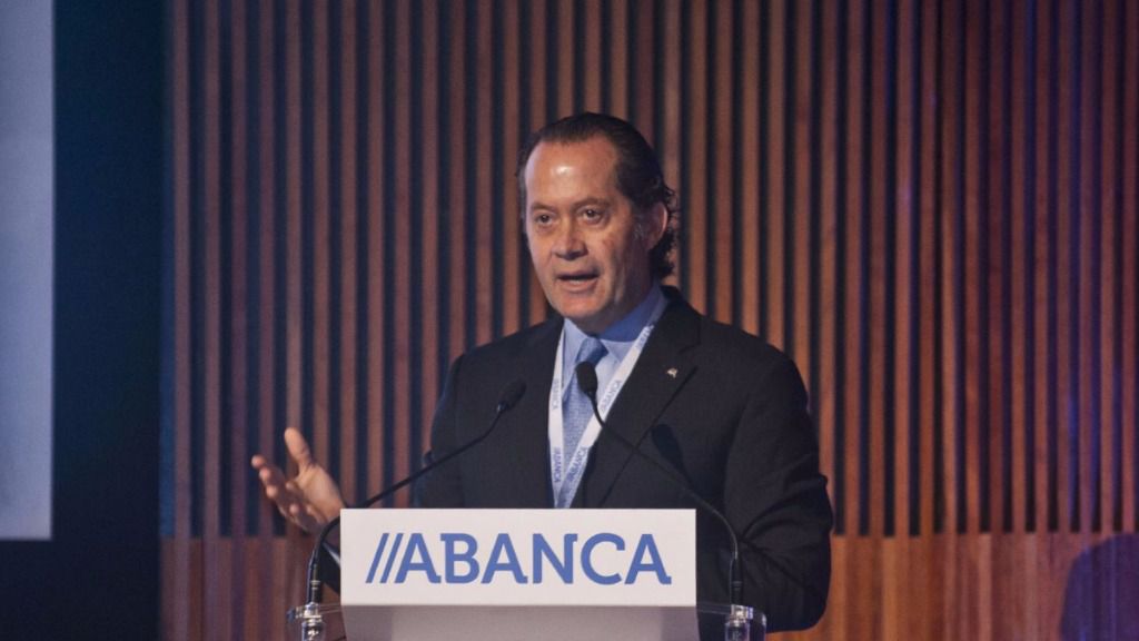 Escotet sustituye a Etcheverría en la presidencia de Abanca / Foto: Abanca
