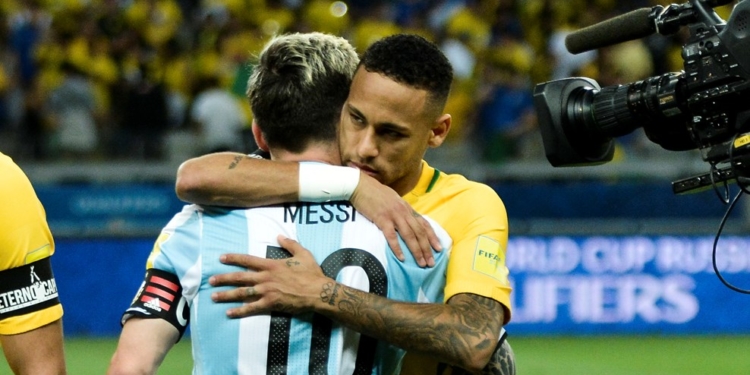 Messi es el mejor pagado, seguido de su compañero en el FC Barcelona, Neymar Jr. / Foto: FIFA