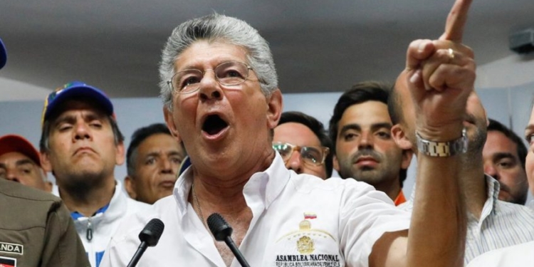 Henry Ramos Allup destacó la importancia de que ningún partido político se apropie del éxito de la consulta / Foto: Acción Democrática