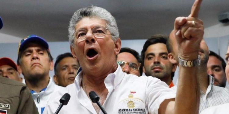 Ramos Allup pidió que ningún partido político se apropie del éxito de la consulta / Foto: Acción Democrática