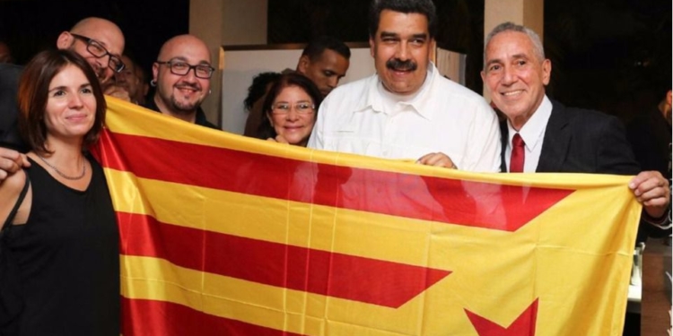 Maduro con una estelada