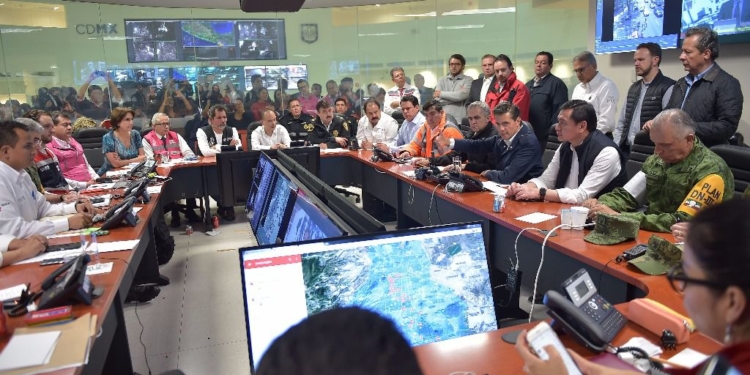 Peña Nieto convocó al Comité Nacional de Emergencia tras el terremoto que sacudió México este martes / Foto: Presidencia México