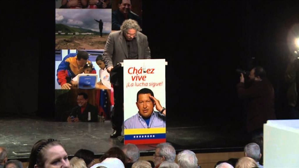 Joan Tardá, diputado de ERC, en un acto de homenaje a Hugo Chávez en Madrid / Foto: Embajada de Venezuela en España
