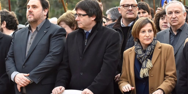 Oriol Junqueras, Carles Puigdemont y Carme Forcadell