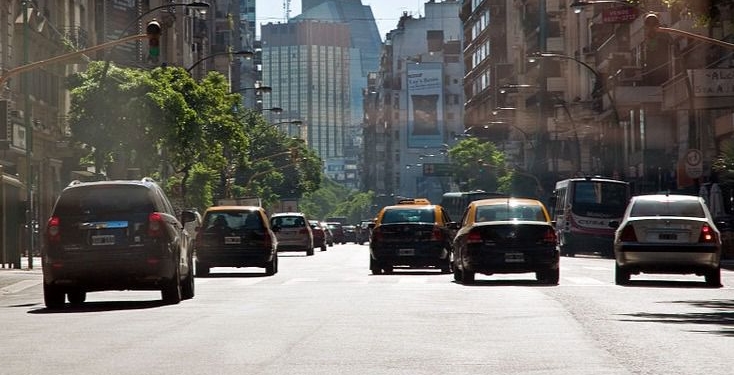 En 2018 las ventas de automóviles en Argentina serán 6% superiores a las de 2017 / Wikimedia Commons: Phillip Capper