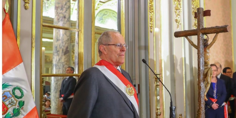 Vargas Llosa apoyó el ascenso de PPK para salvar al país del fujimorismo / Foto: Presidencia Perú