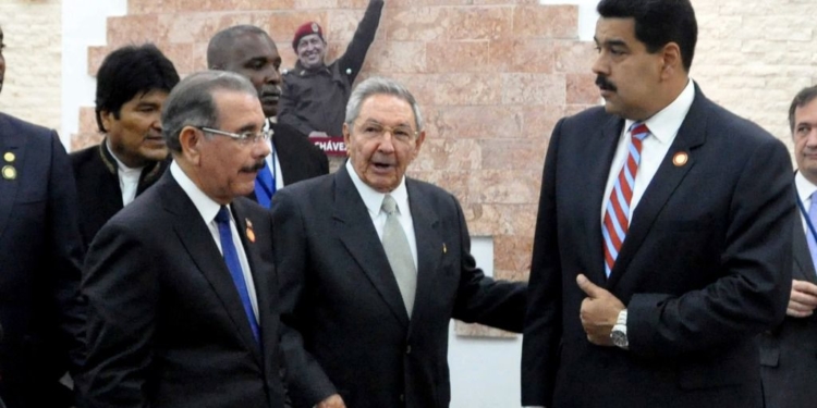 Raúl Castro y Nicolás Maduro