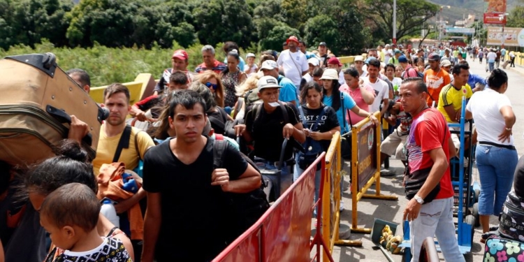 El gobierno de Santos aprobó medidas de control migratorio en la frontera con Venezuela / EFE: Schneyder Mendoza