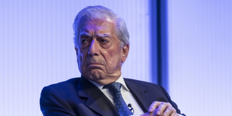 Vargas Llosa: “Tenemos que denunciar la farsa que es el proceso electoral” en Venezuela / Foto: Casa de América