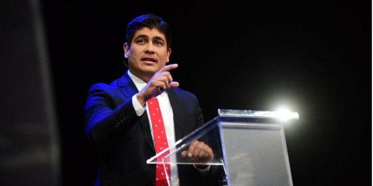 Carlos Alvarado