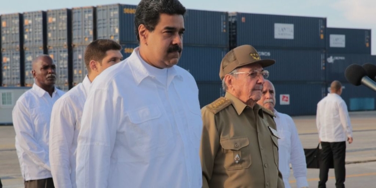 Nicolás Maduro y Raúl Castro