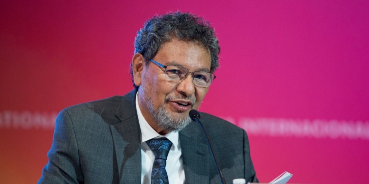 Élmer Mendoza es representante de la narcoliteratura / Foto: Feria Internacional del libro de Guadalajara