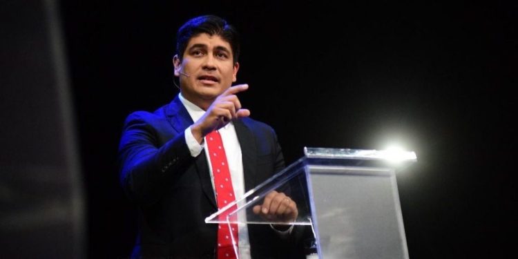 Carlos Alvarado