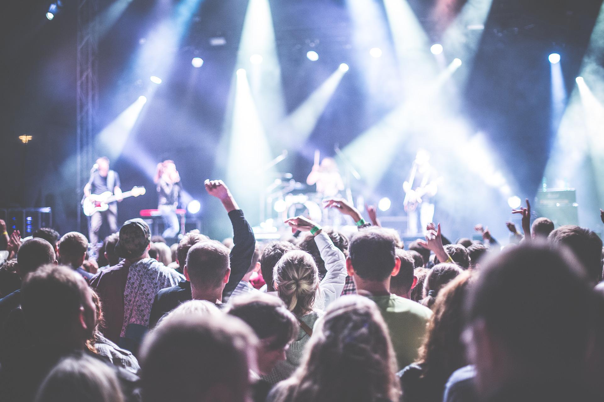Organizar un concierto será más fácil que nunca gracias a los contratos inteligentes / Foto: Pixabay