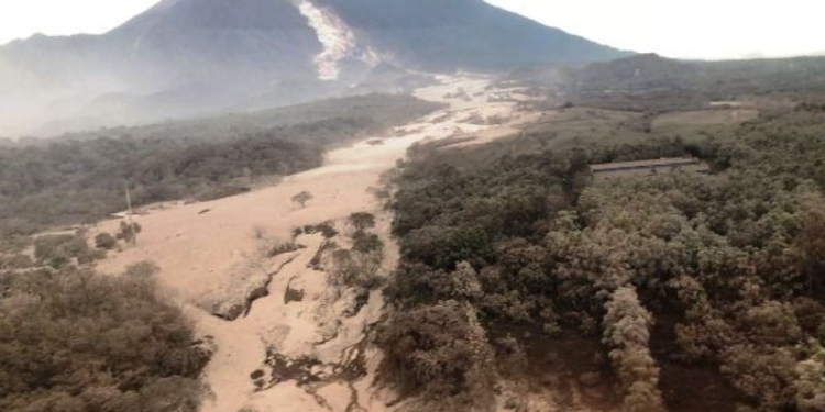 200 personas continúan desaparecidas tras la erupción del volcán en Guatemala/ Twitter: @ConredGuatemala