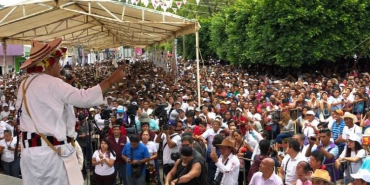 La mayoría de jóvenes votará por Obrador según una encuesta / Twitter: @lopezobrador_