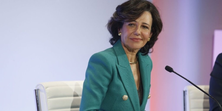 Ana Botín planea repetir la estrategia empleada hace un año con Blackstoine / Foto: Banco Santander