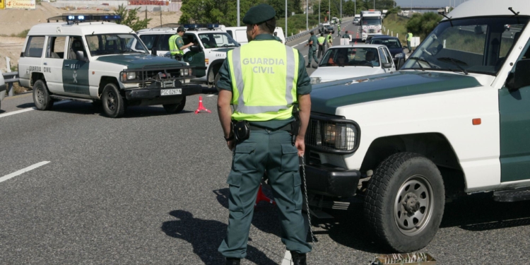 Eficacia y contundencia. Eso pide el Gobierno a los policías que enfrentan al narcotráfico / Foto: Guardia Civil