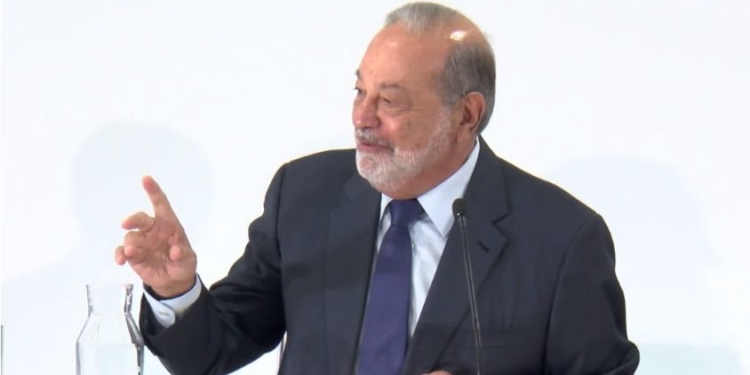 Carlos Slim es el hombre más rico de América Latina según Forbes / Foto: Captura Investor Day FCC