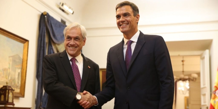 Pedro Sánchez y Sebastián Piñera