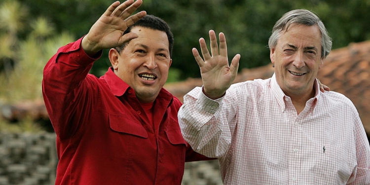 La trama de Chávez y Kirchner supera los 10.000 millones de dólares / Foto: Wikimedia