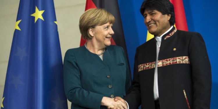 Hasta Angela Merkel es más populista que Evo Morales / Twitter: @evoespueblo