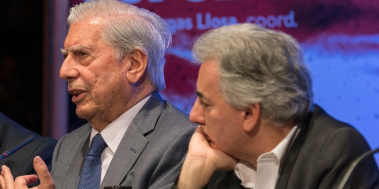 El futuro de México con López Obrador enfrenta a los Vargas Llosa / Foto: Casa de América