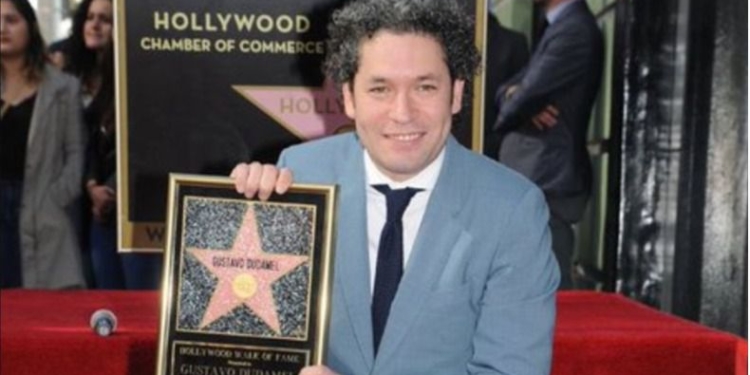 Dudamel ya tiene su estrella en el paseo de la Fama de Hollywood / Twitter: @WalkofFameStar